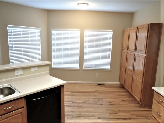 Building Photo - 10530 Humboldt Peak Way