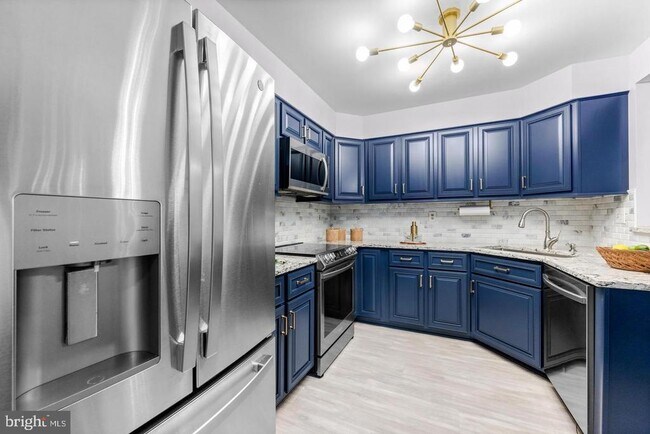 Primary Photo - 9463 Hickory Limb