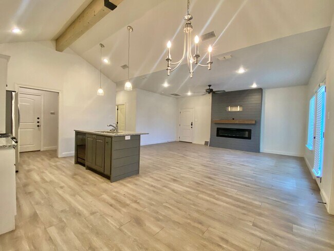 Building Photo - 1602 102nd St