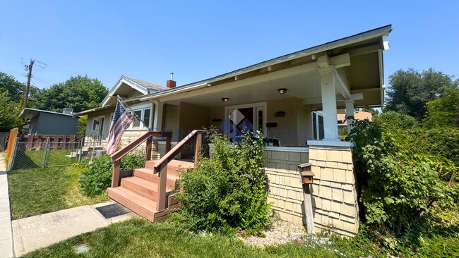 Building Photo - 1624 3rd St S