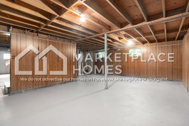 Building Photo - 3004 Twelve Oaks Cir
