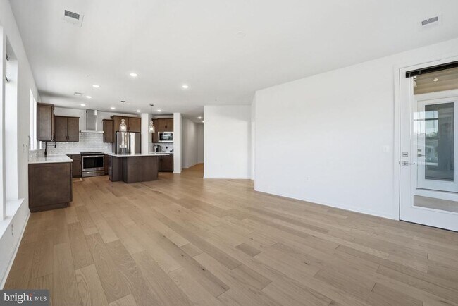 Building Photo - 13970 Englefield Dr