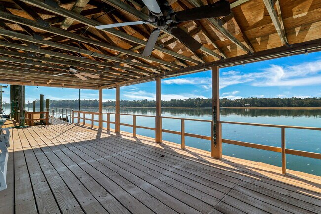 Building Photo - Private, Low Country Residence for Rent!