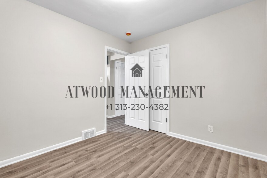 Building Photo - This beautifully updated 3-bedroom, 1-bath single-family home is ready for move-in!