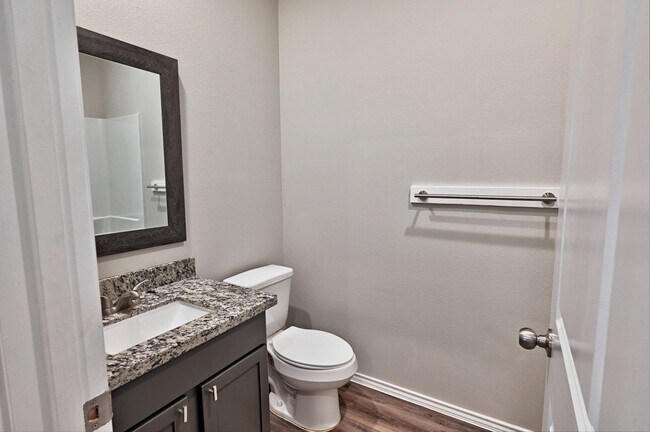 Building Photo - 11552 Persimmon St