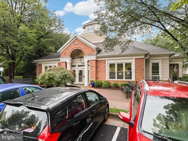 Building Photo - 12905 Alton Square