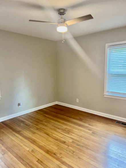 Building Photo - 3534 Maryvale Dr