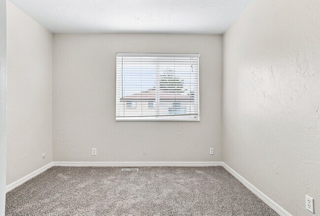 Building Photo - $1,845.95 with $300 Off the first month's rent, 2 Beds - 1 Bath, Single Family Home in Lakewood w...