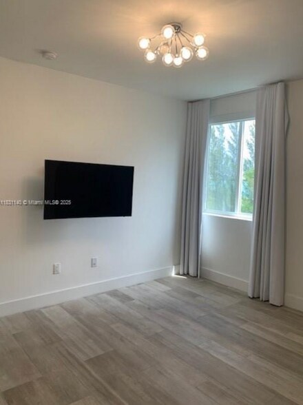 Building Photo - 7515 NW 97th Ct