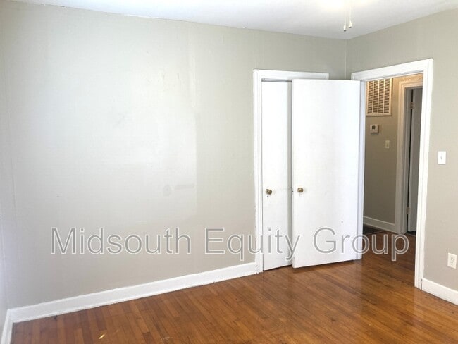 Building Photo - 503 E Forest Ave