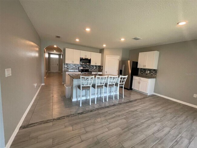 Building Photo - 3307 Summerdale Way