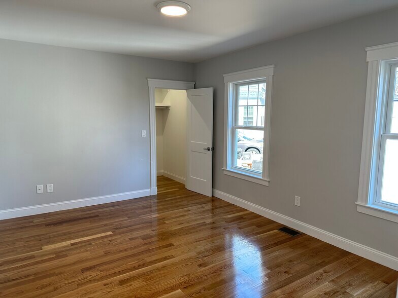 Building Photo - 35 Trapelo Rd