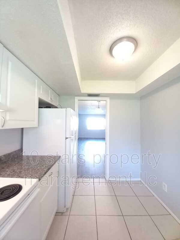 Building Photo - 4729 39th Ave N