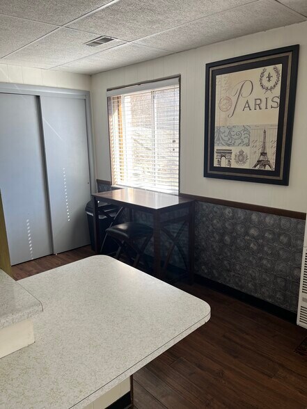 Building Photo - 144 Hillcrest St