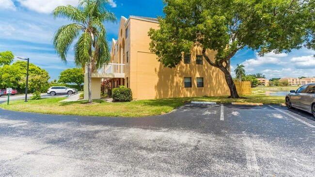 Building Photo - 5200 NW 31st Ave