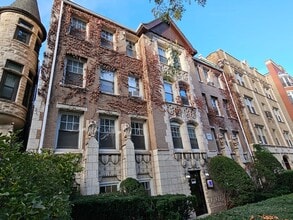 Building Photo - 644 W Wrightwood Ave