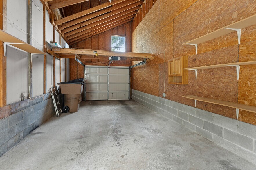 Building Photo - 2822 Airwood Dr