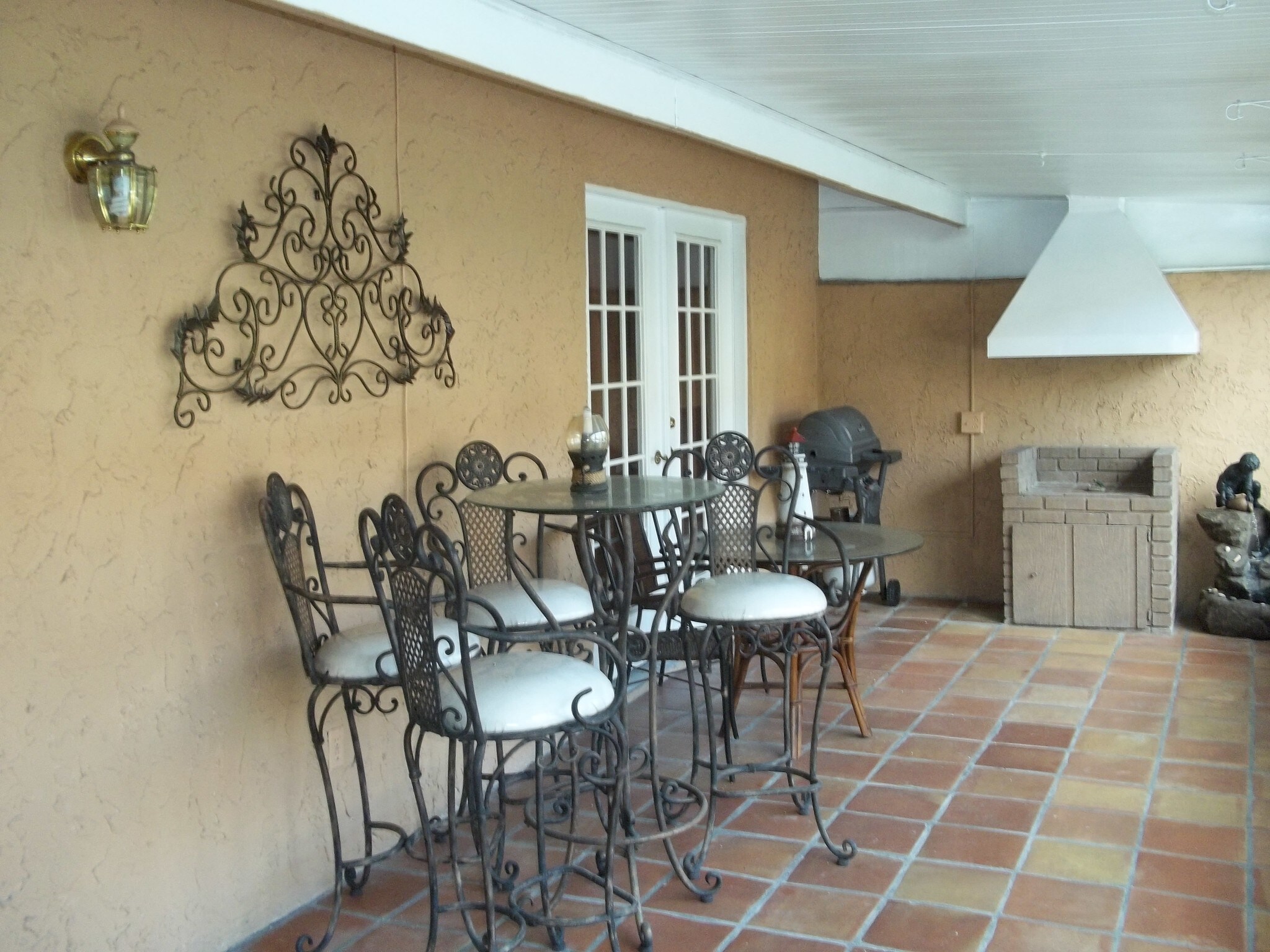 lanai in-grill - 1475 Curlew Ave