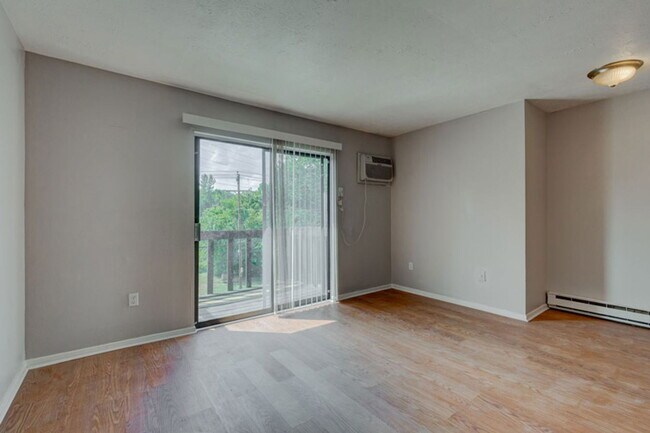 Building Photo - 422 S Miami Ave