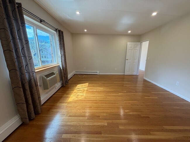 Building Photo - 383 Langley Rd