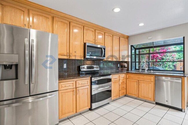 Building Photo - 502 Pine Wood Ln