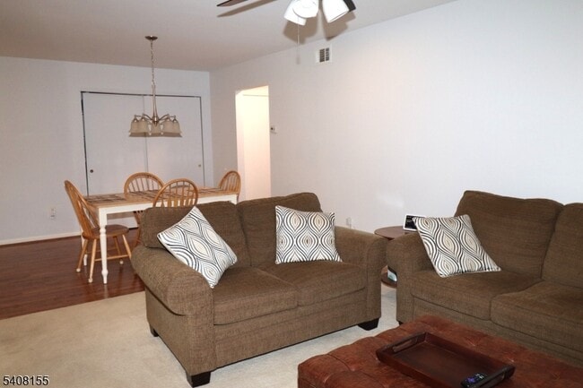 Building Photo - 11 Brookside Ln