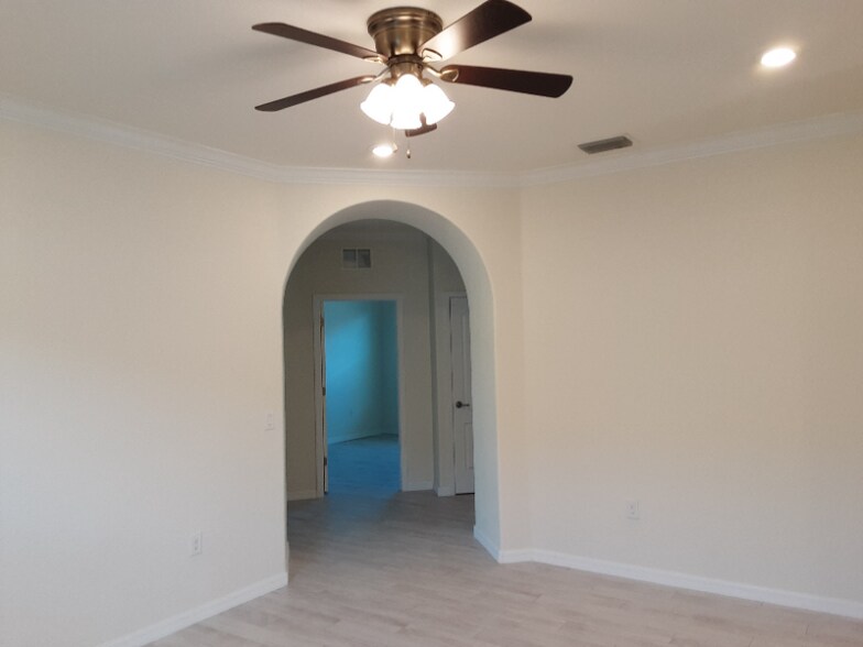 Building Photo - 1611 Parnell Ct