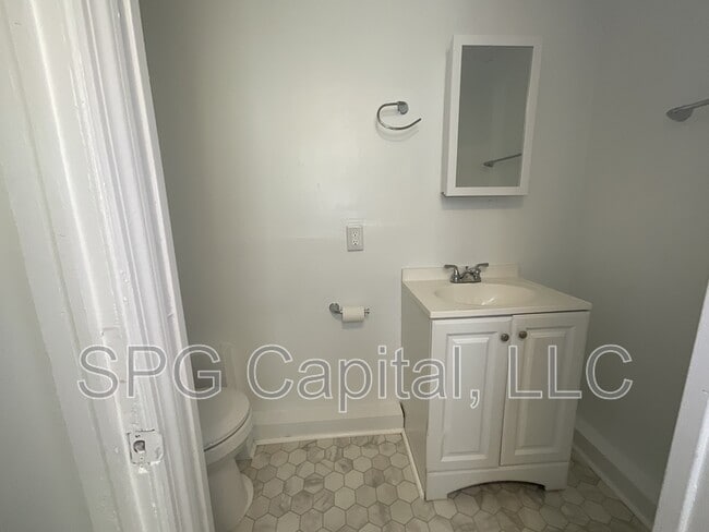 Building Photo - 208 Liberty Ct