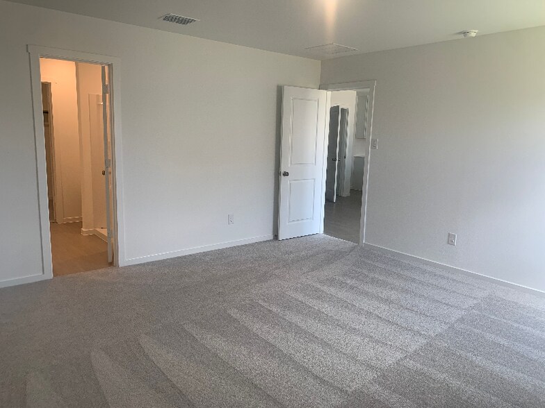 Building Photo - 4025 Twinleaf Dr