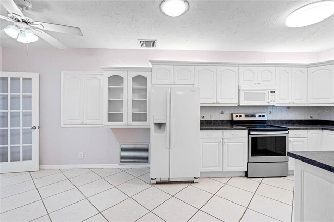 Building Photo - 4320 Yardley Ave N