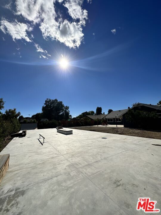 Building Photo - 10850 Remmet Ave