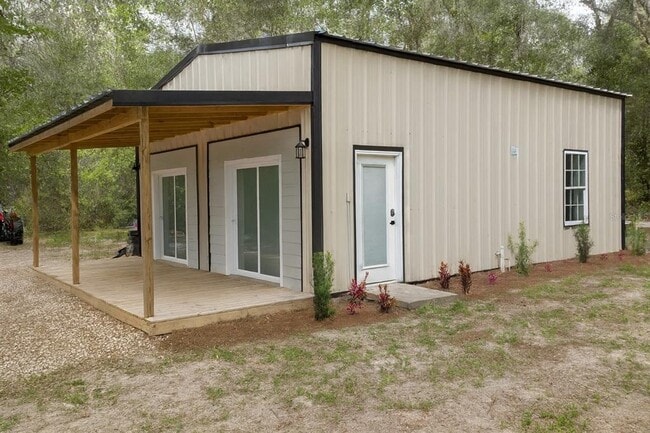 Primary Photo - 401 SW Kemp Rd