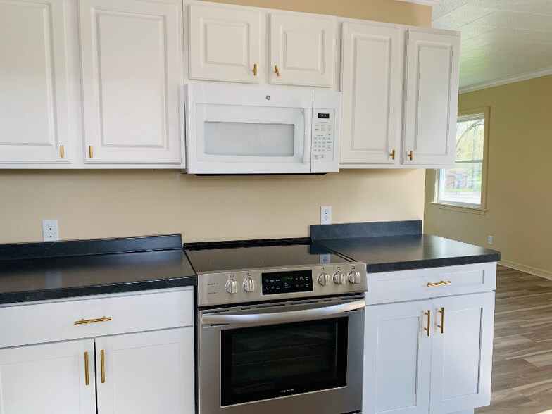 Building Photo - 6289 Marsh Rd