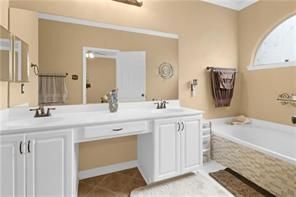 Building Photo - 824 Destin St