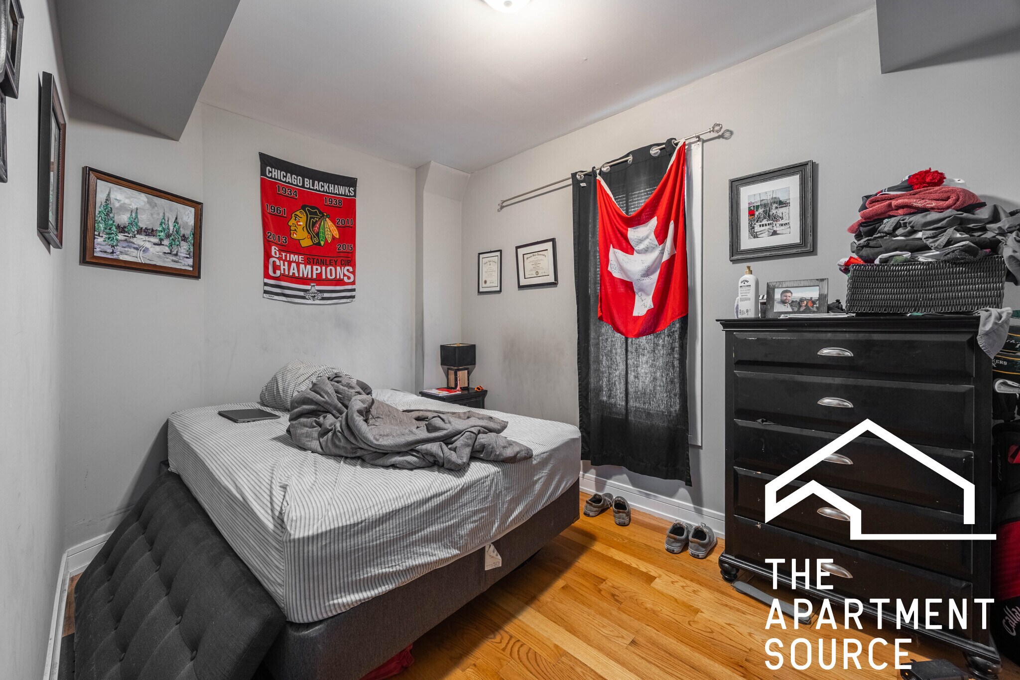Building Photo - 3023 N Oakley Ave