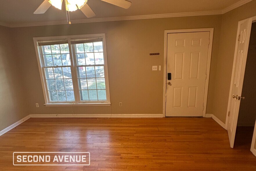 Building Photo - 4477 Yale Rd