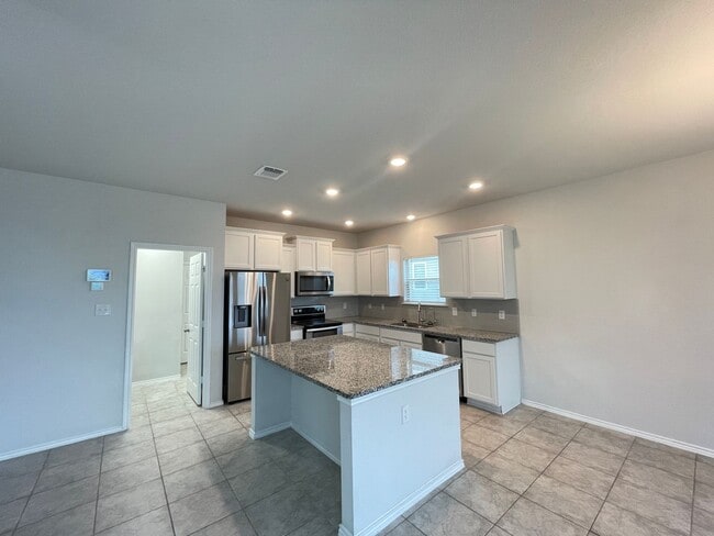 Building Photo - 1816 Cow House Ct