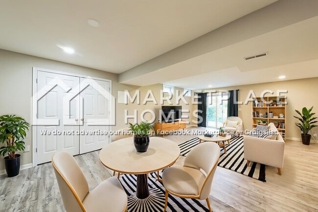 Building Photo - 10056 Meadowvista Ct