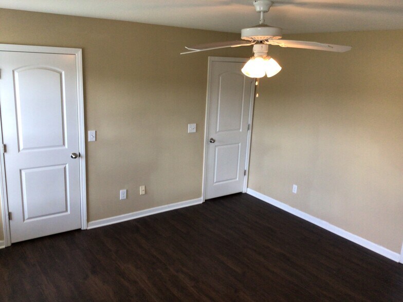 Building Photo - 922 Wolfpack Way