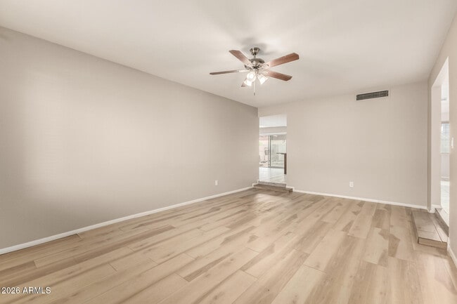 Building Photo - 4731 W Shaw Butte Dr