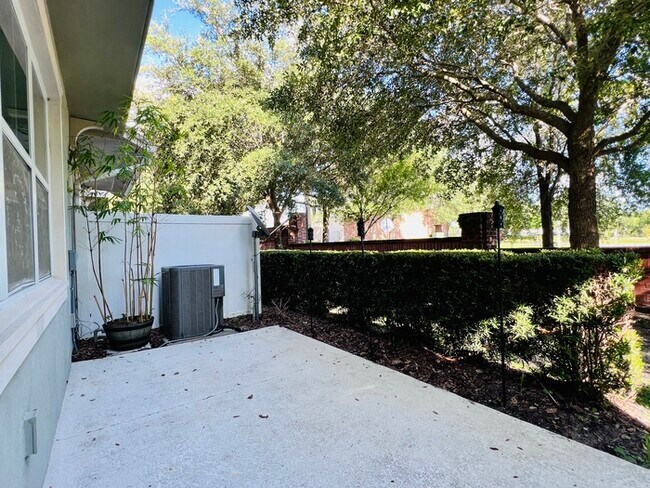 Building Photo - Gorgeous 3 bedroom, 2½ bath, 2 STORY townhome
