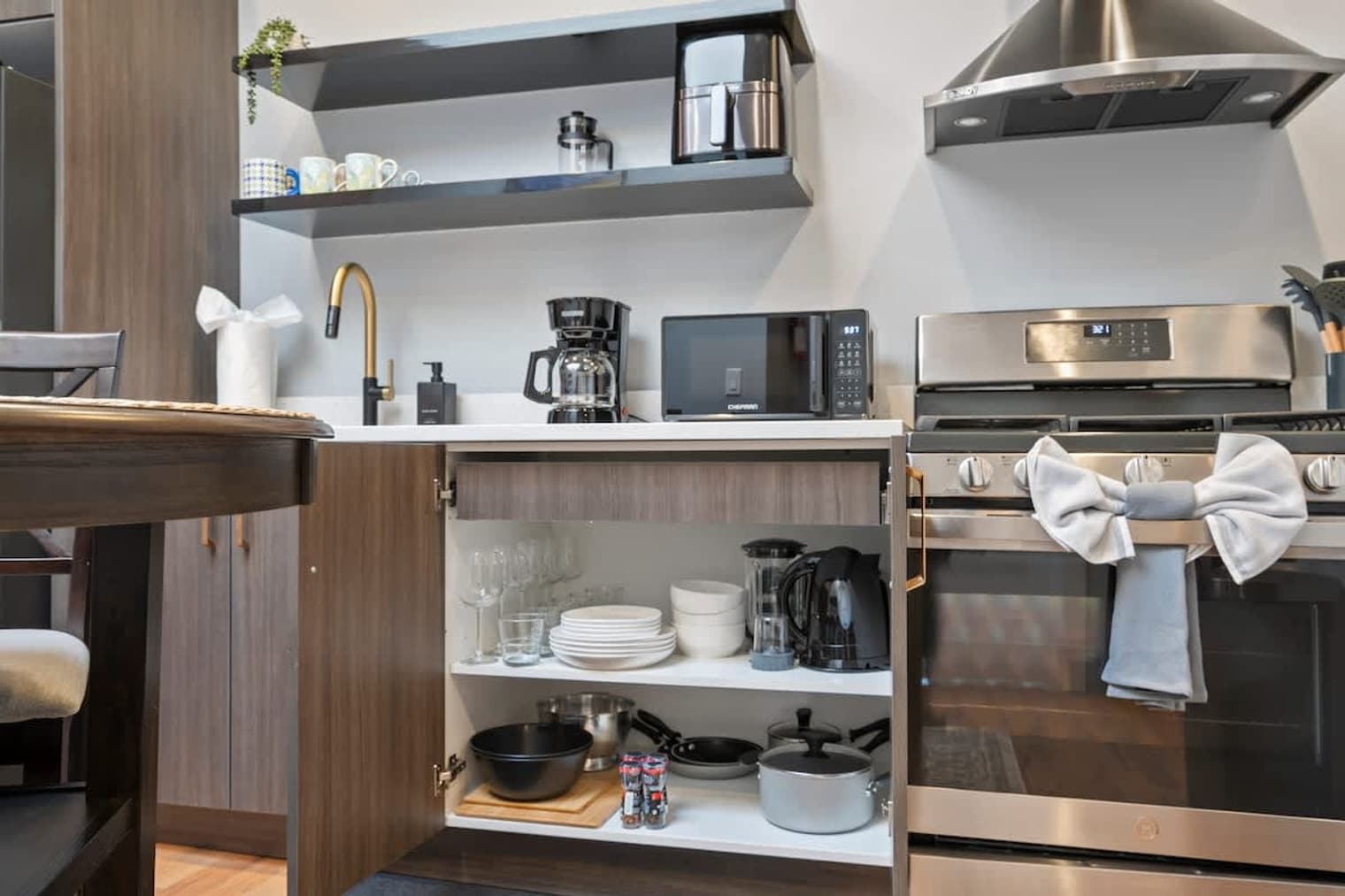 Building Photo - 334 Palisade Ave