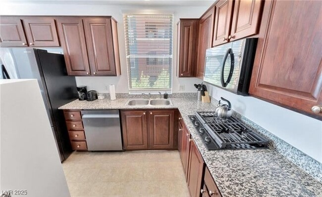 Building Photo - 47 E Agate Ave