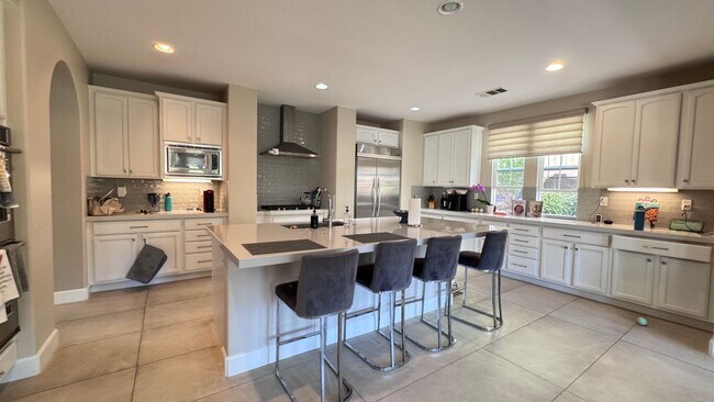Building Photo - Luxury 4 Bedroom Home in La Costa Greens