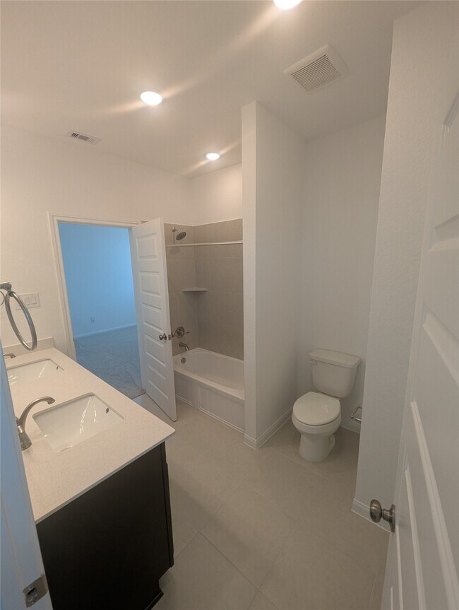 Building Photo - 7323 Blue Gentiana Ln