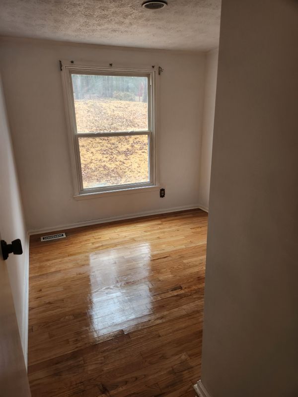 Building Photo - 3296 Sunderland Dr SW