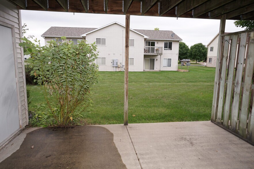 Building Photo - 391 Country Clover Dr