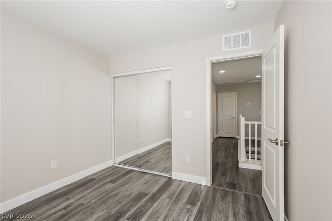 Building Photo - 2936 Sunday Silence Rd