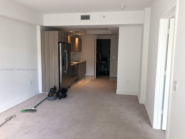 Building Photo - 121 NE 34th St