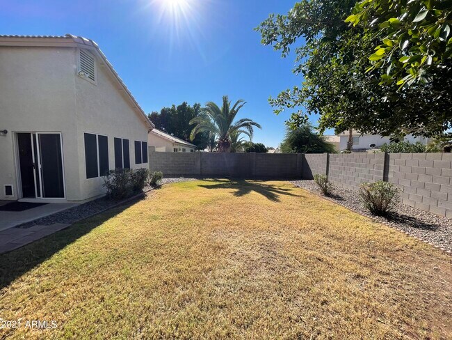 Building Photo - 2702 S Ananea